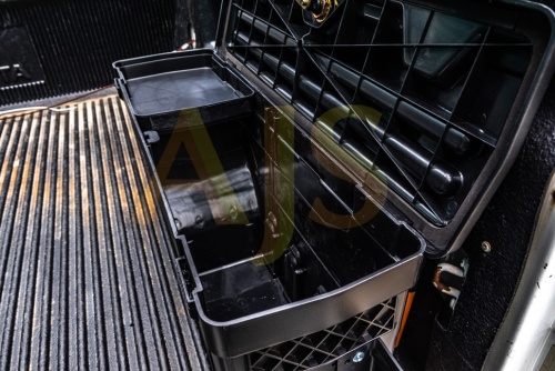 Toyota Hilux 2015 Revo ящики для инструмента и запчастей в кузов боковые фото 6